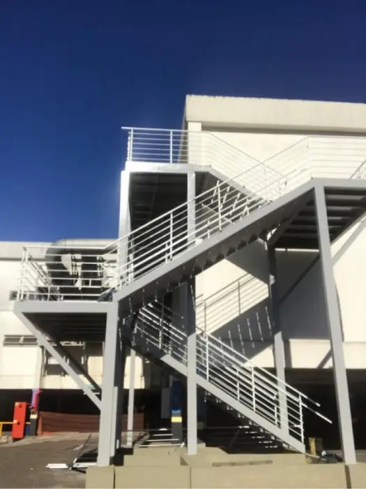 fabrika acil cikis merdiveni